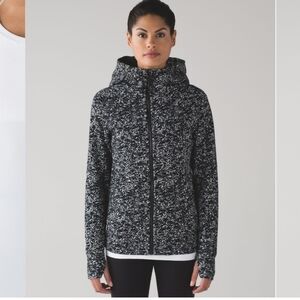 EUC Lululemon Scuba Hoodie IV Iced Wave White Black / Black 6